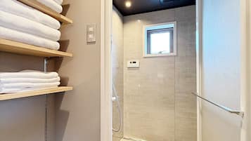 Superior Apartment, Non Smoking | Bathroom