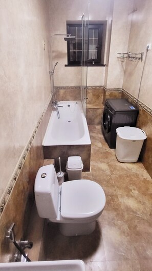 Shower, hair dryer, bidet, towels - Spacious 4-bedroom villa with WiFi, AC in lovely Almaty (Almaty)