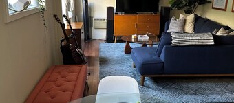 Private Cottage in the heart of West Hollywood