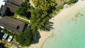 Pool - Samya, a luxury villa by the sea (Grand Baie)
