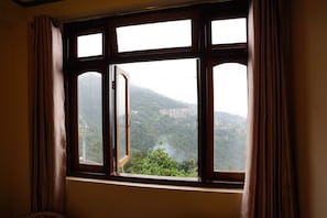 Deluxe Double Room, Valley View | Premium bedding, memory foam beds, free WiFi