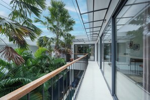 Villa Deluxe, vista a la alberca | 4 habitaciones, caja de seguridad en la habitación y escritorio 