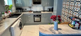 Room-4 Bedroom House Rented by the Room