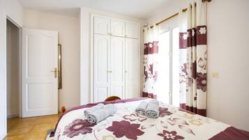 3 chambres, fer et planche Ă repasser, Wi-Fi, draps fournis