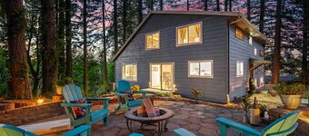 Wonderful Forested Retreat, Hot Tub, Pet Friendly, Game Room, Pool Table, Fire-Pit, on 2 Acres