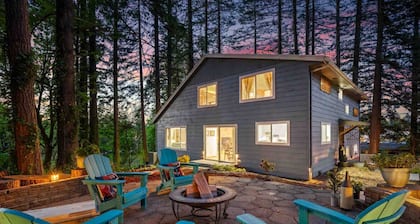 Wonderful Forested Retreat, Hot Tub, Pet Friendly, Game Room, Pool Table, Fire-Pit, on 2 Acres