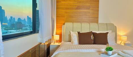 3 bedrooms, desk, iron/ironing board, WiFi