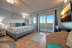 2 bedrooms, free WiFi, bed sheets - 2 Condos in Beachfront Complex | Pool, Pickleball+Tennis Court, Beach Boardwalk (Port Aransas)