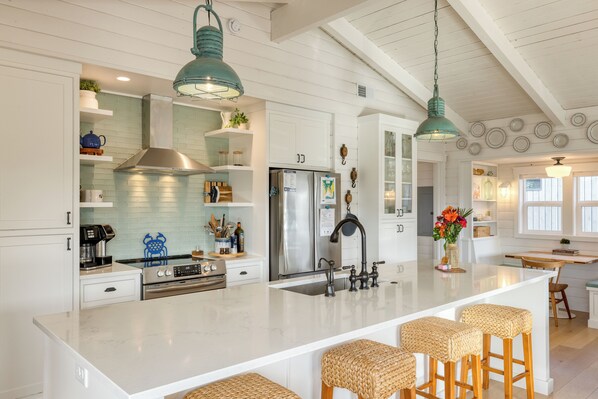 Fridge, microwave, oven, stovetop - Coastal Home, Steps to the Beach, Shops & Eats | Saltgrass Cottage by AvantStay (Manzanita)