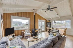 Smart TV, fireplace - Coastal Home, Steps to the Beach, Shops & Eats | Saltgrass Cottage by AvantStay (Manzanita)