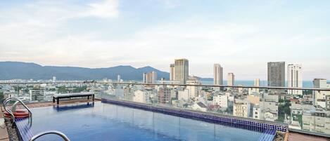 Kolam renang terbuka