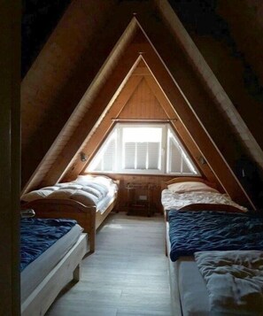 2 bedrooms, iron/ironing board, Internet