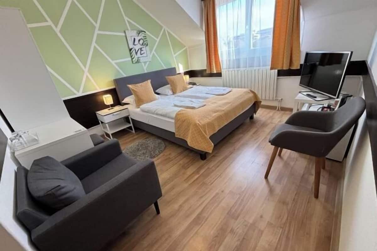 In-room safe, desk, blackout curtains, soundproofing