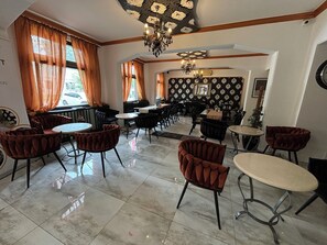 Lobby - Hotel Gloria Budapest City Center (Budapest)