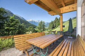 Outdoor dining - Premium Mountain Chalet for 10 (Wald-Königsleiten)