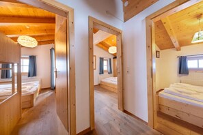 5 bedrooms - Premium Mountain Chalet for 10 (Wald-Königsleiten)