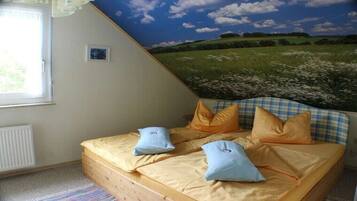 2 bedrooms, free WiFi, bed sheets