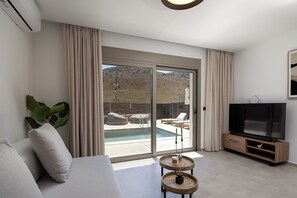 Smart TV, video games - Imbros Villas Free* Heated Pools in mountains! (Crete)