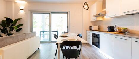 Fridge, microwave, oven, stovetop