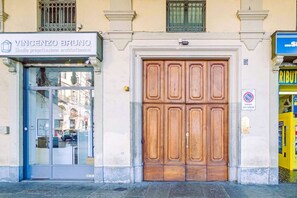 Exterior detail - GuestHost - Porta Susa Apartment (Torino)