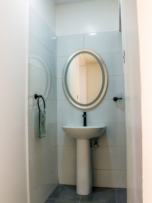 Dusche, Handtücher, Seife, Shampoo