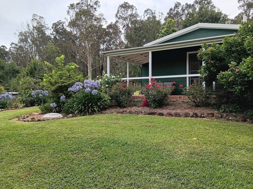 "The Cottage" Ride Mogo MTB Trails and stay