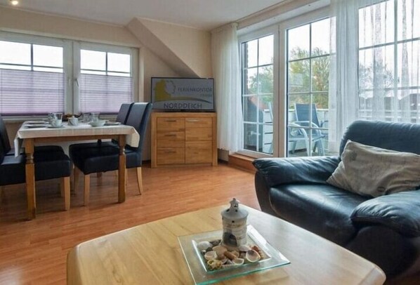 Smart TV, DVD player