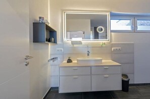 Shower, hair dryer - Penthouse Deck 8 Comfortable holiday residence (Norddeich)