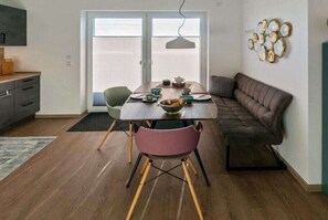 Dining - Penthouse Deck 8 Comfortable holiday residence (Norddeich)