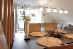 Dining - Sundeck Comfortable holiday residence (Zingst)