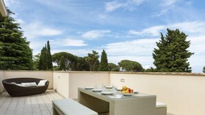 Outdoor dining - Global Feng Shui - By Global Rental Holidays 7129 (L'Escala)