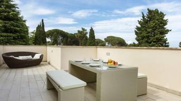 House, 3 Bedrooms, Terrace | Outdoor dining