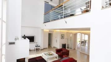 House, 3 Bedrooms, Terrace | Living area
