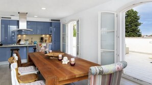 Dining - Global Feng Shui - By Global Rental Holidays 7129 (L'Escala)