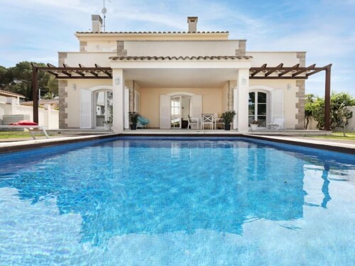 Global Feng Shui - By Global Rental Holidays 7129