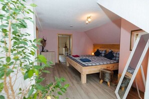 2 bedrooms, free WiFi - "Zur Prinzenschule" Comfortable holiday residence (Ballenstedt)