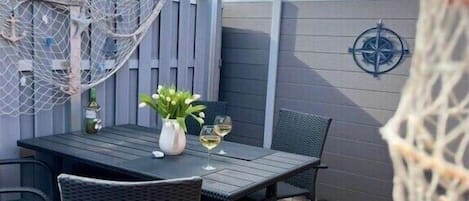 屋外ダイニングエリア