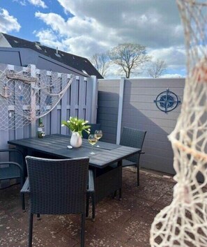 Outdoor dining - Great Freedom Comfortable Holiday Residence (Grömitz)