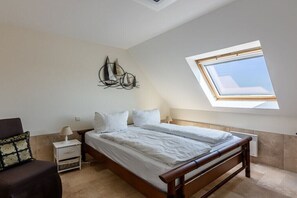 4 Schlafzimmer, Schreibtisch, Bügeleisen/Bügelbrett, kostenloses WLAN