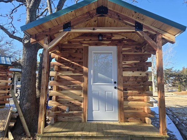 Exterior detail - NEW! #4 - Amish Log Camping Cabin Walk to the Water (Toronto)