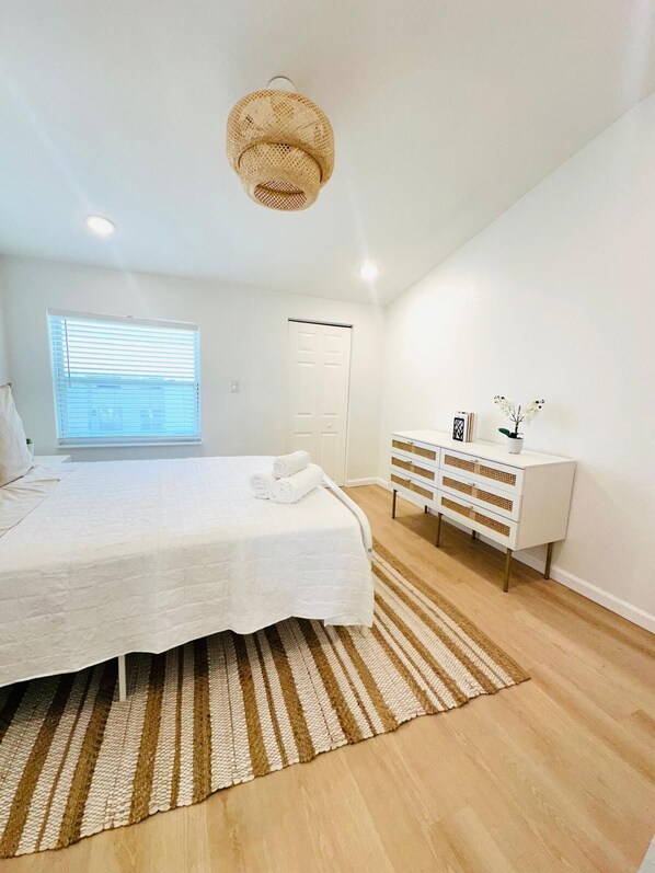 2 bedrooms, WiFi, bed sheets - Cozy Multi-level Townhome 2BD2BA (Tampa)