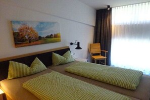 Bügeleisen/Bügelbrett, kostenloses WLAN, Bettwäsche