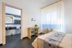 3 bedrooms, desk, iron/ironing board, travel cot