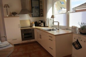 Kühlschrank, Ofen, Herdplatte, Geschirrspüler