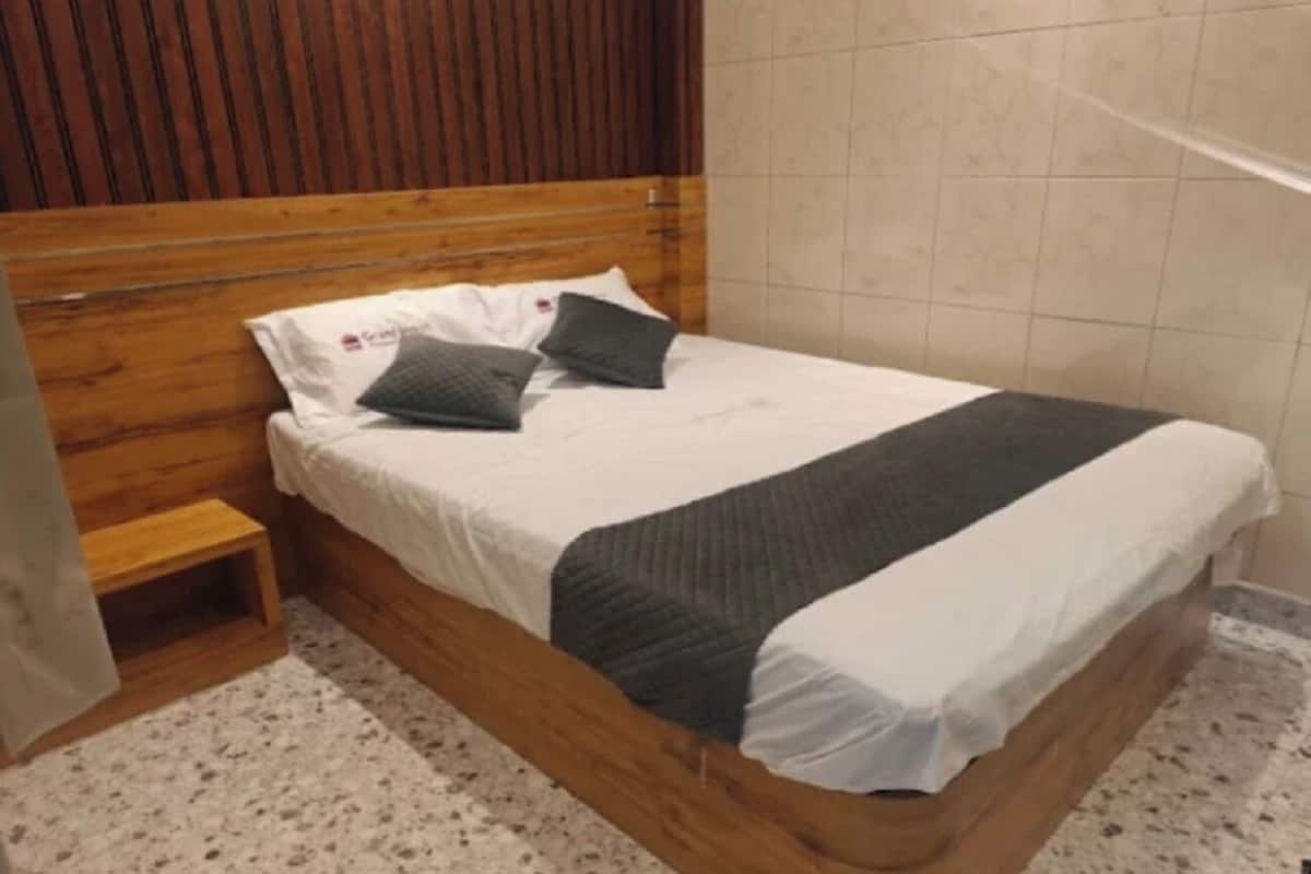 Deluxe Double Room | Hypo-allergenic bedding, free WiFi, bed sheets