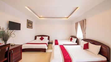 Basic Double Room, City View | Desk, iron/ironing board, free WiFi