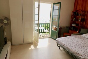 واي فاي مجانًا وملاءات أسرّة