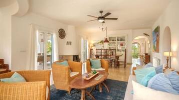 Villa, 5 Bedrooms, Terrace | Living area