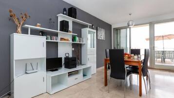 House, 3 Bedrooms, Terrace | Dining