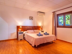 House, 3 Bedrooms, Terrace | 3 bedrooms
